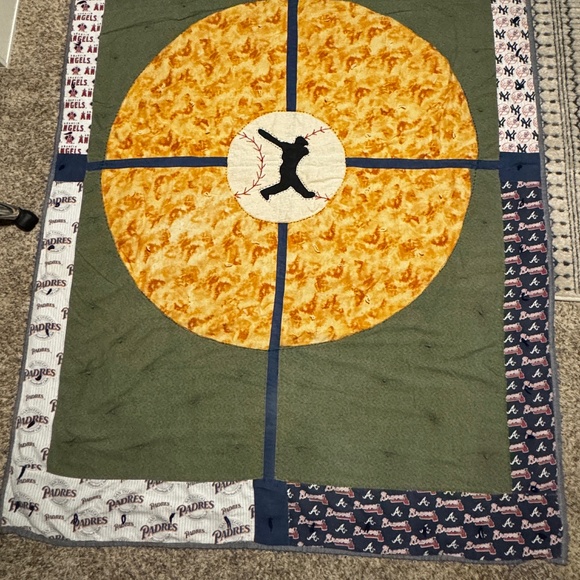 Vintage Soft Handmade Double Sided Boys Baseball Themed Quilt/Blanket - Picture 12 of 13